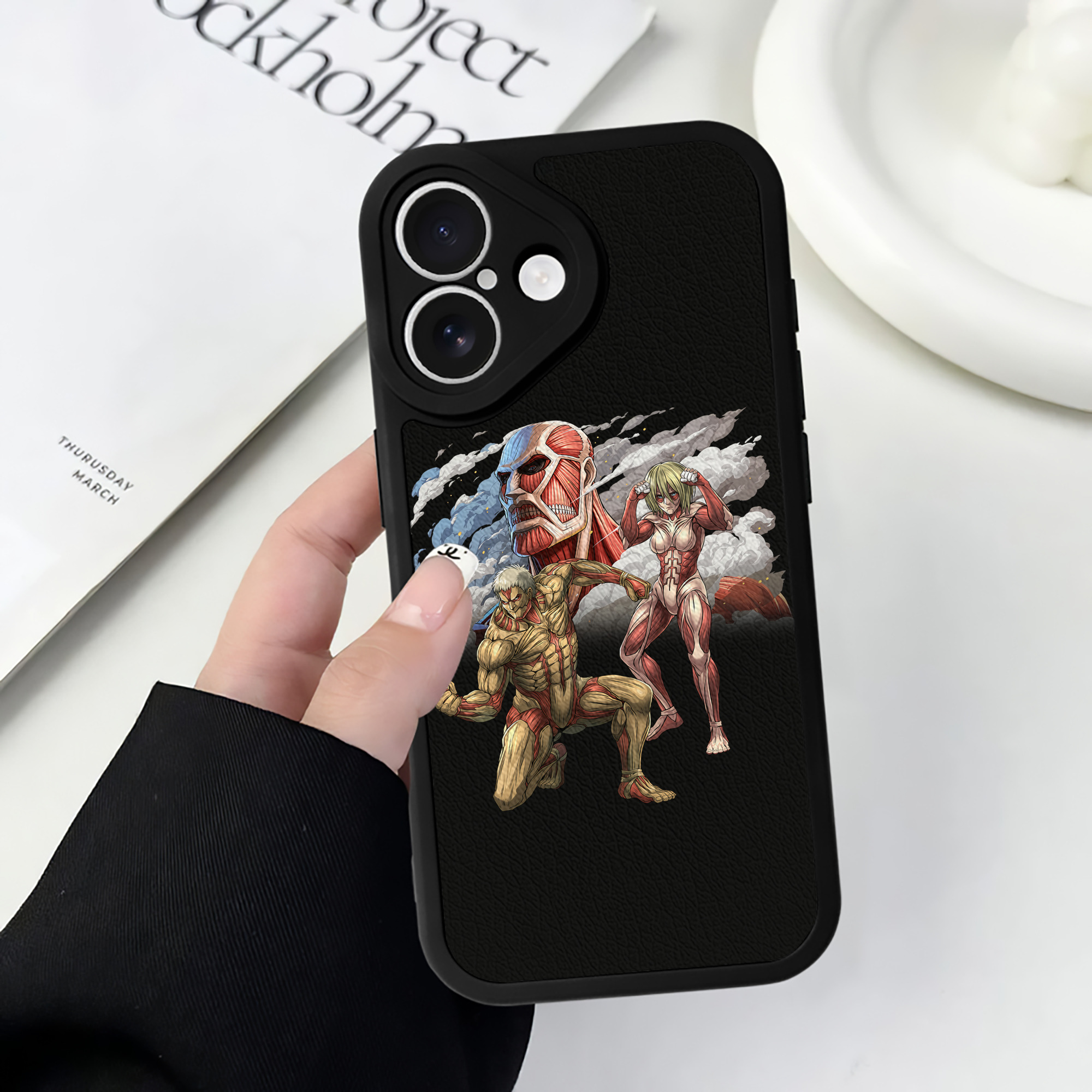 （画像用） 進撃の巨人 Attack on Titan 【iPhone 16シリーズ対応】シリコンスマホケース（レザー調） 材質：シリコン